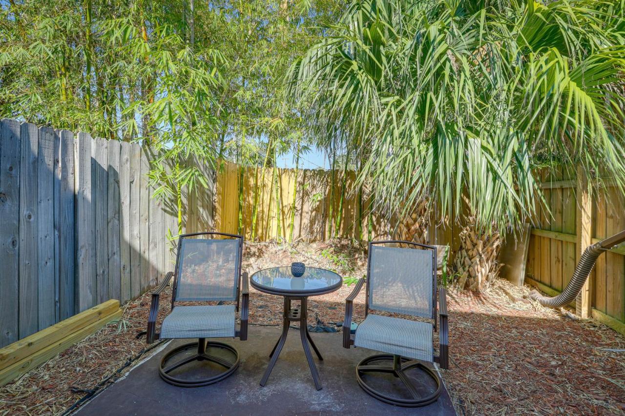 Breezy Cape Canaveral Townhome About 1 Mi To Beach! Bagian luar foto